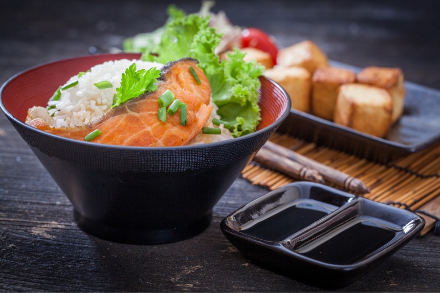 Các loại cá béo rất tốt cho da, giúp tăng độ đàn hồi, ngăn ngừa các dấu hiệu lão hóa