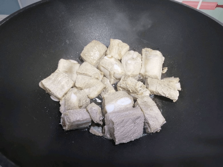 sườn om chua ngọt