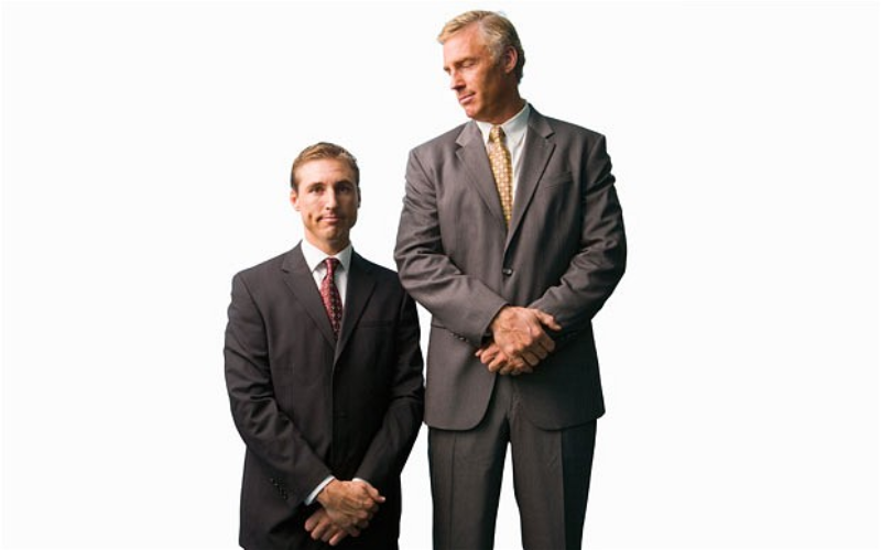 Người thấp bé và người cao lớn